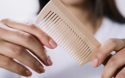 Chute de cheveux en automne : normale ou à surveiller ?